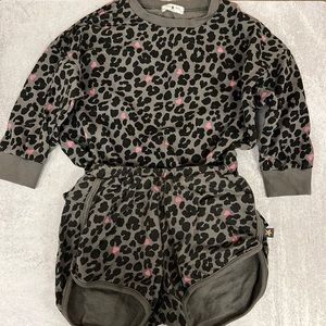 Petit Hailey set heart Camo heart print shorts and top sz 6